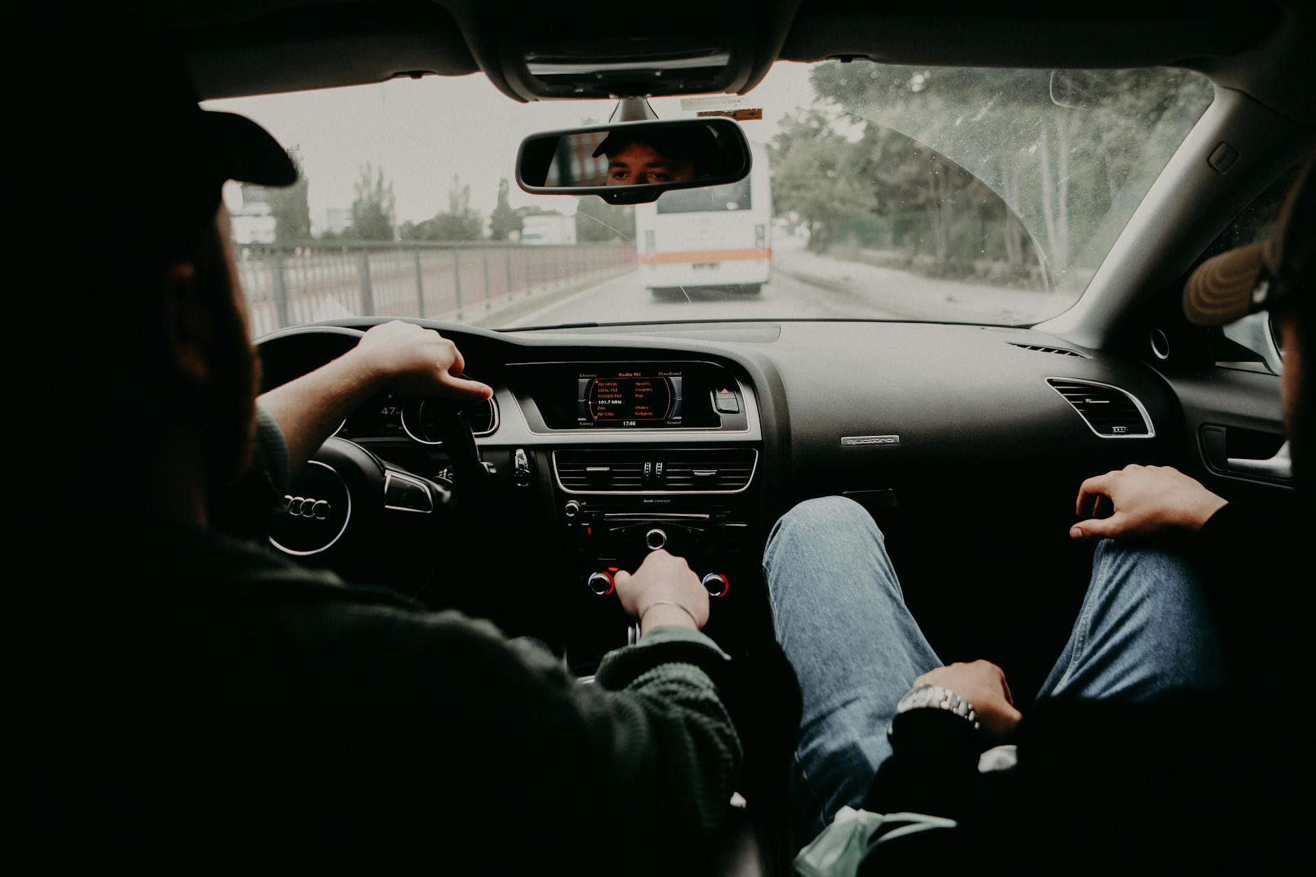 délit routier, AFD, amende délictuelle, convocation tribunal correctionnel, comparution, assignation, CRPC, composition pénale, recouvrement amende, défense pénale, avocat, droits conducteur, retrait de points, suspension permis, stage de sensibilisation, mesure de réparation, indemnisation victimes, assurance auto, expertise véhicule, procédure pénale, délai contestation, recours gracieux, recours contentieux, dossier défense, justice pénale, instruction judiciaire