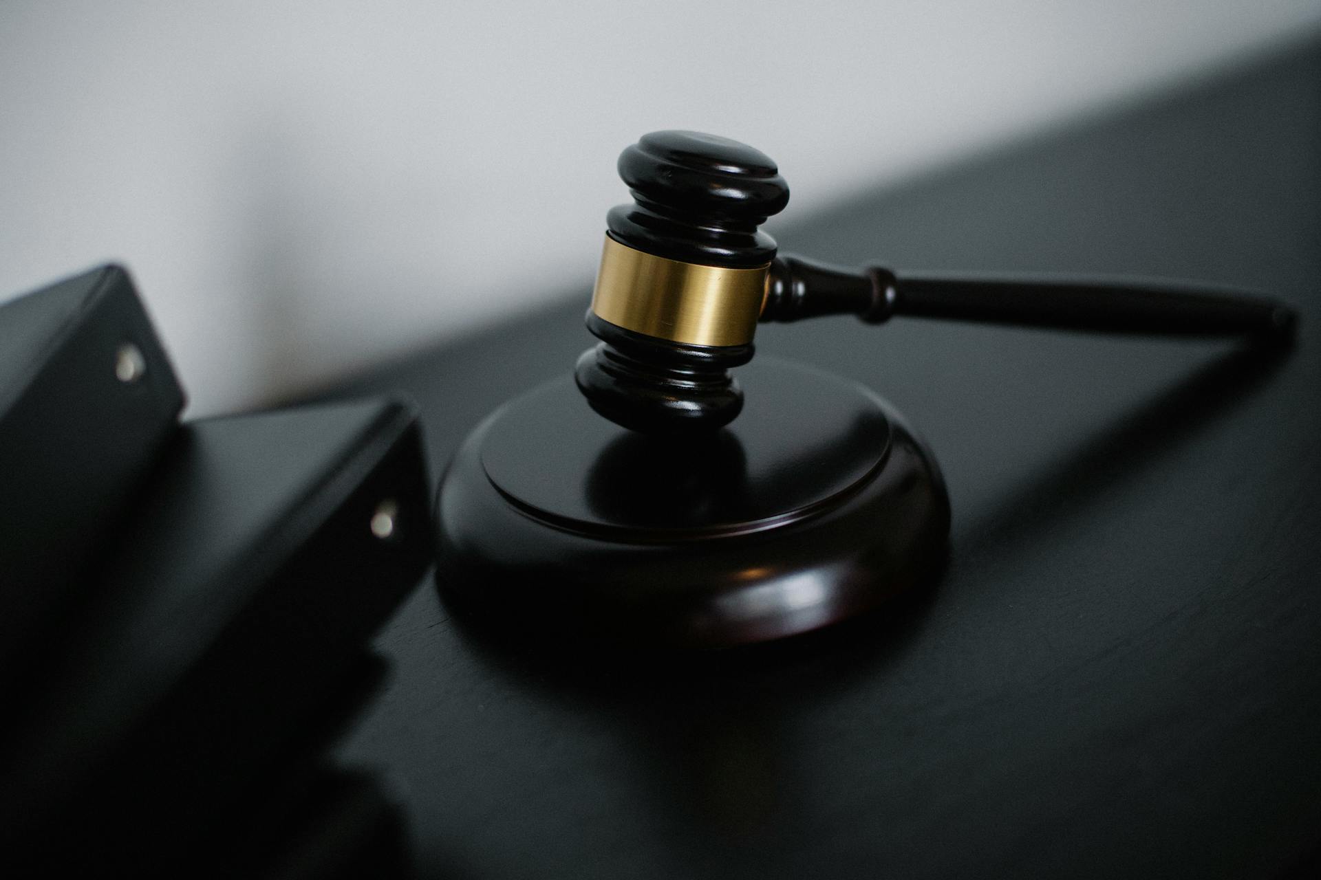 convoqué au tribunal de police, conducteur tribunal de police, convocation justice, audience contravention, contestation amende, défense pénale, assignation tribunal, avocat circulation, plaidoirie conducteur, dossier justificatif, preuves infraction, témoin passager, protocole judiciaire, comparution obligatoire, préparation audience, greffe tribunal, décision magistrat, mesure relaxe, sanction confirmée, retrait de points, amende majorée, frais de justice, recours appel, délai de recours, stratégies de défense, conseils juridiques, soutien avocat événement, procédure pénale simplifiée, article code de la route, respect protocole, assistance legal