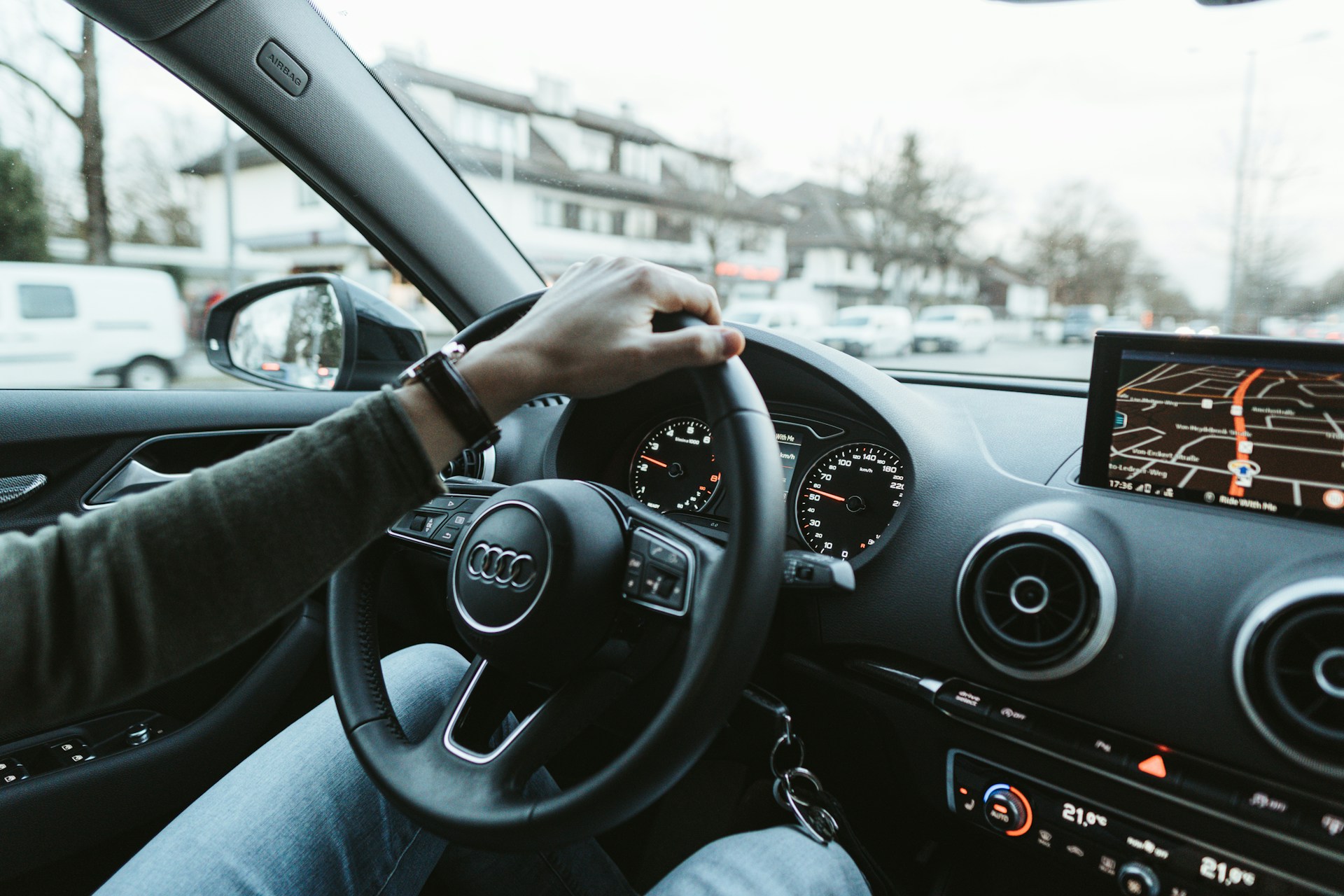 permis à points, jeune conducteur, permis probatoire, capital 6 points, durée 3 ans, lettre 48N, solde Télépoints, majoration annuelle points, stage récupération points, stage obligatoire sécurité routière, perte de points, retrait permis, excès de vitesse, contestation amende, recours gracieux, tribunal de police, code de la route, sécurité routière, assurance jeune conducteur, bonus malus, conduite responsable,