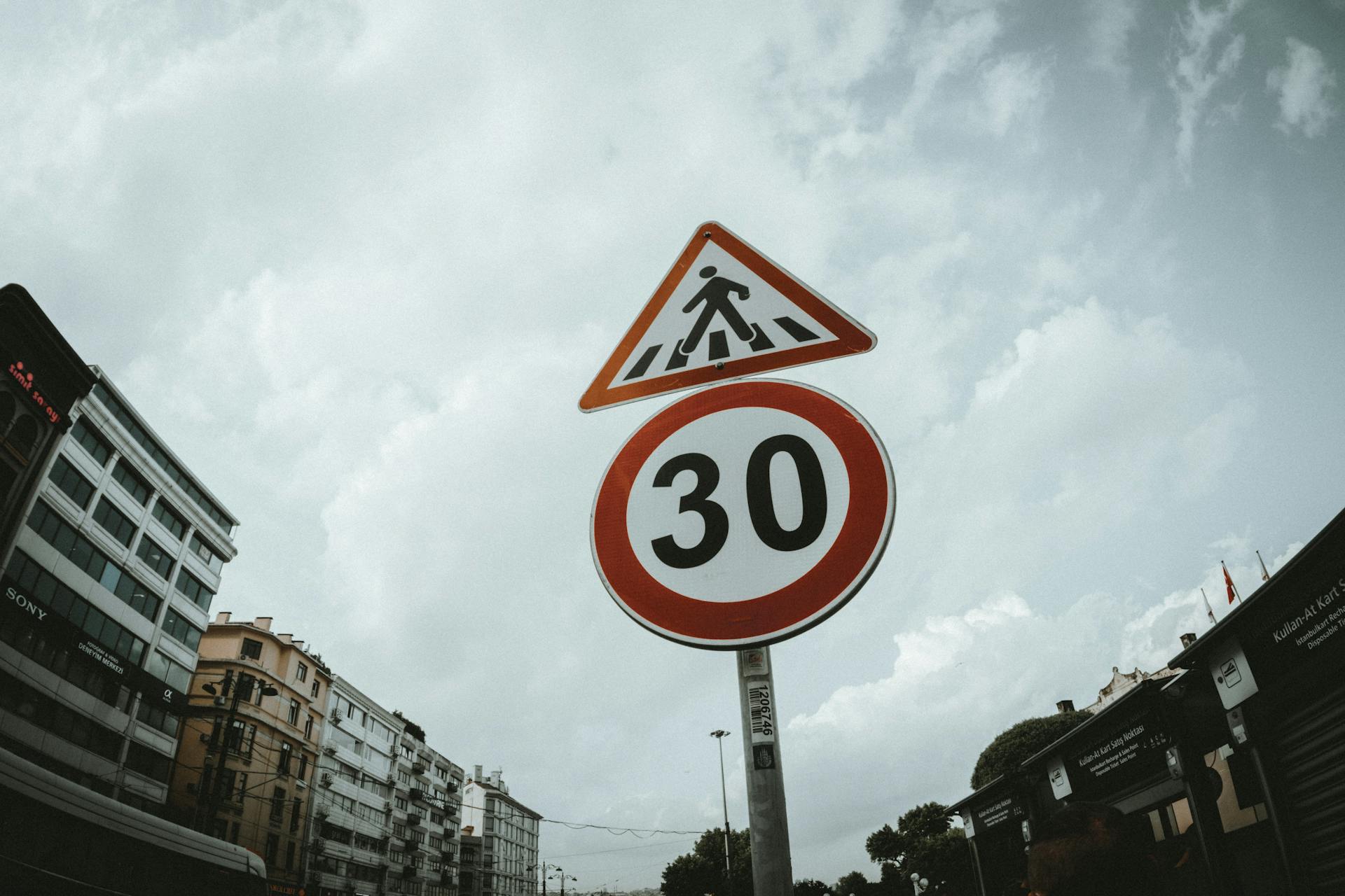 radars automatiques les plus actifs, radars automatiques 2024, radars les plus flashés, flashs 20,9 M, avis contravention 14,1 M, recettes 2,5 Mds €, nombre radars 4 753, baisse activité 15 %, taux conversion 73,6 %, radars tourelles Mesta 210C, radars fixes, radars mobiles, radars autonomes (chantier), radars discriminants, radars vitesse, radars feu rouge, excès de vitesse, retrait points permis, permis à points, contestation amende, recours gracieux, annulation PV, tribunal de police, modèle contestation en ligne, code de la route, sécurité routière, conseils prévention routière, conduite responsable,