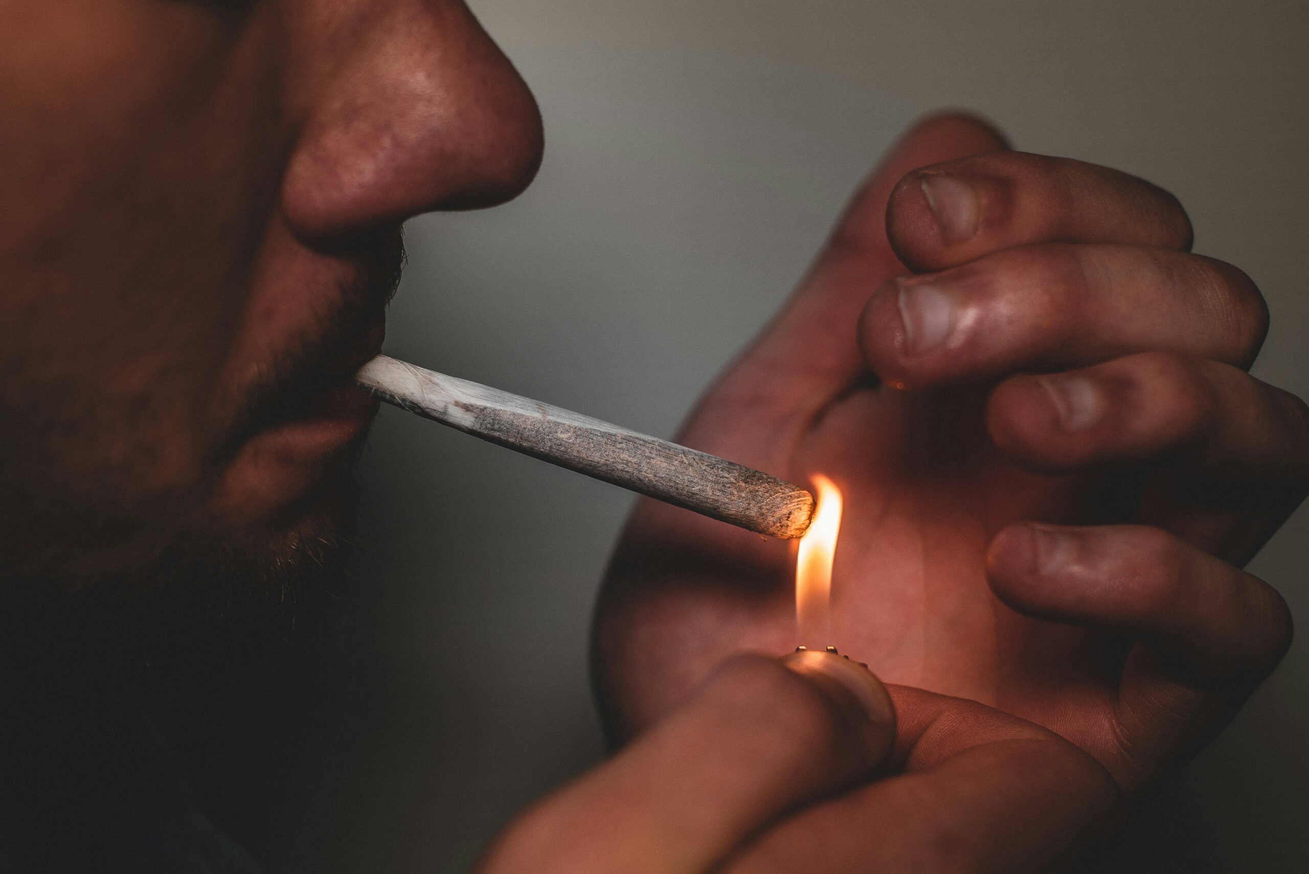 conduire après avoir consommé du CBD, législation CBD conduite, effets du CBD sur la conduite, sanctions CBD au volant, test salivaire CBD THC, légalité CBD France, risques CBD conduite, CBD permis de conduire, test positif CBD, réglementation routière CBD