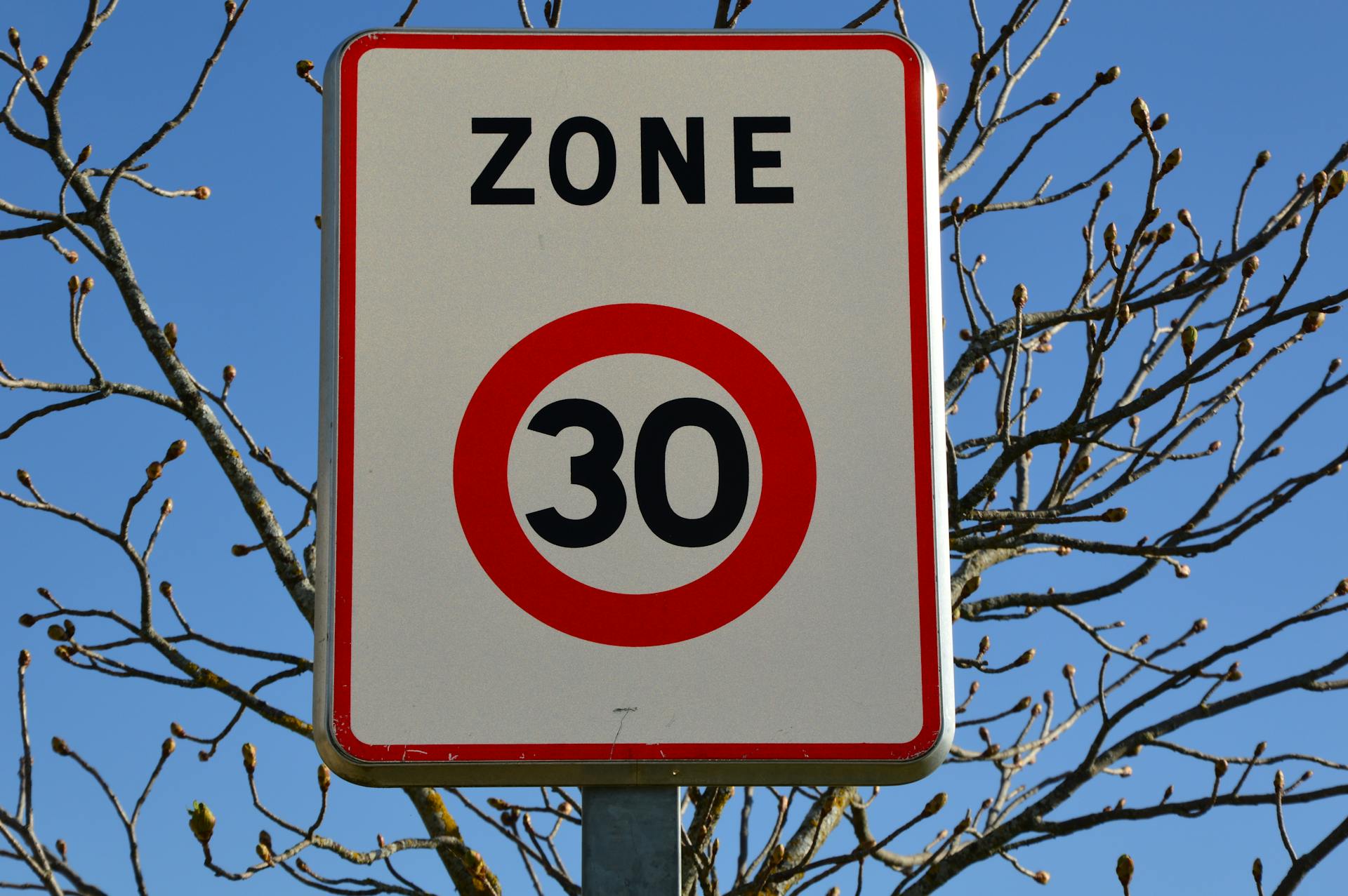 Récupérer des points de permis en 2025, récupération points permis, stage récupération points 2025, stage 2 jours, +4 points, permis à points, solde points Télépoints, code de la route, sécurité routière, permis probatoire lettre 48N, contestation amende, recours gracieux, requête en exonération, contestation en ligne ANTAI, tribunal de police, annulation contravention, procès‑verbal erreur, PV radar, majoration amende, refus paiement, remise gracieuse, formation droit routier,