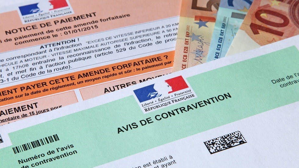 contestation d’amende, contester une amende, arguments pour amende, recours amende, défense amende, annulation d’amende, erreurs de procédure, vice de forme, preuve d’innocence, délai de contestation, lettre de contestation, modèles de recours, contestation radar, amende injustifiée, non-respect des délais, amende majorée, erreur administrative, preuve insuffisante, absence de signalisation, erreur de relevé, amende parking, amende excès de vitesse, contravention abusive, avocat pour contestation, preuves photo, contestation PV, recours tribunal, annulation excès de vitesse, défaut de preuve, amende stationnement, non-respect des règles, signalisation manquante, procédure légale, certificat de non-faisabilité, mauvaise immatriculation, contestation en ligne, preuves à fournir, erreur sur le lieu, justificatif de bonne foi, appel contre amende, modèle lettre PV, formulaire de contestation, contestation radar automatique, absence de panneau, avocat spécialisé amendes, explications plausibles, argumentation juridique, amende mal rédigée, recours simplifié, défense légale, contestation hors délai, cas de force majeure, signalisation illisible, prescription de l’amende, paiement sous réserve, justificatif horodaté, contestation adresse erronée, contrôle mal effectué, erreur radar, excès vitesse douteux, contestation ticket horodateur, avocat pour infractions routières, preuve de déplacement, radar défectueux, recours administratif, documents pour contestation, avocat spécialisé circulation, recours pour excès de vitesse, amende non justifiée, défense des droits, mauvaise interprétation, erreur relevé d’infraction, formulaire Cerfa, infraction contestable, lettre argumentée, code de la route, avocat permis de conduire, preuves légales, défense efficace, contestation amende stationnement, étapes recours.